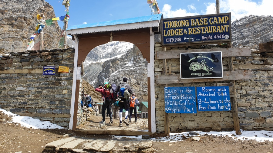 Lungdeng to Yak Kharka Camp (4950m/16236ft). O/n at mountain lodge.'