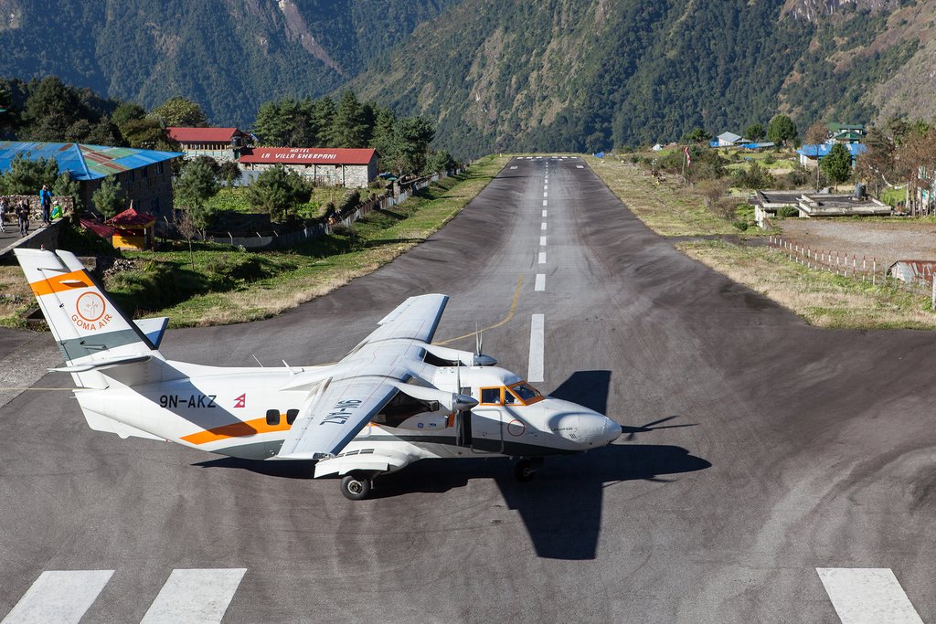Fly Kathmandu to Lukla (2810m)'