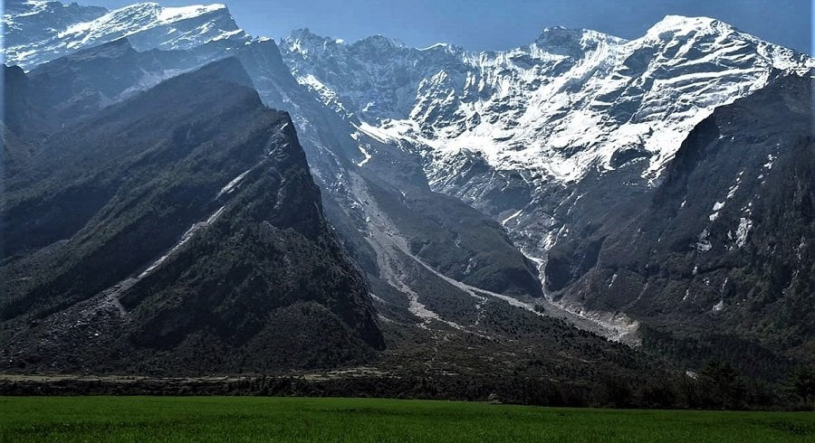 Drive to Trishuli. Trek to Salangkhu Khola. '