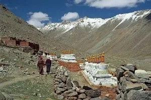 Drive Tarboche Trek to Dera Phuk (4860 m.)