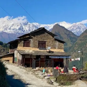 Trek Dharapani to Lulang