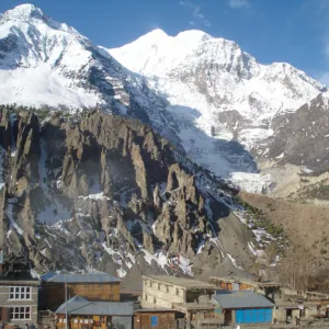 Trek from Pisang to Manang (3351m/10991ft).